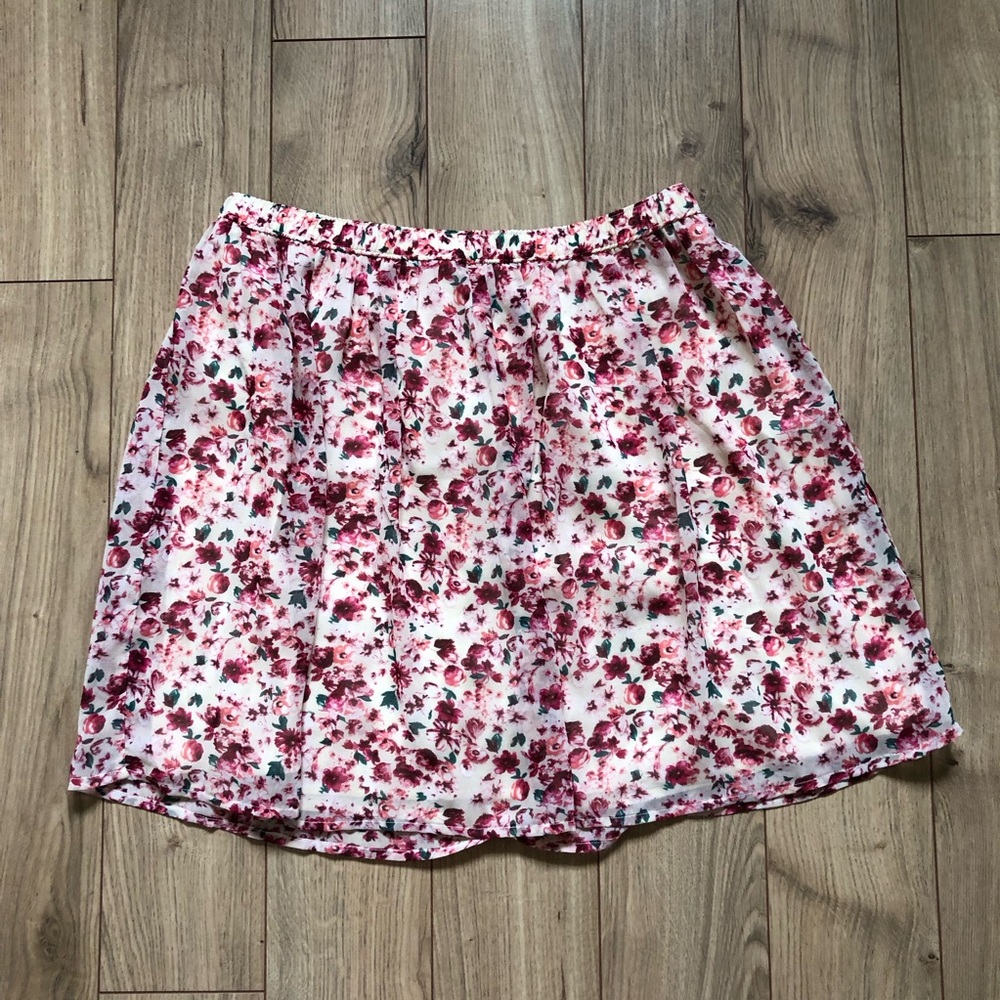 Women’s Hollister Floral mini skirt size M